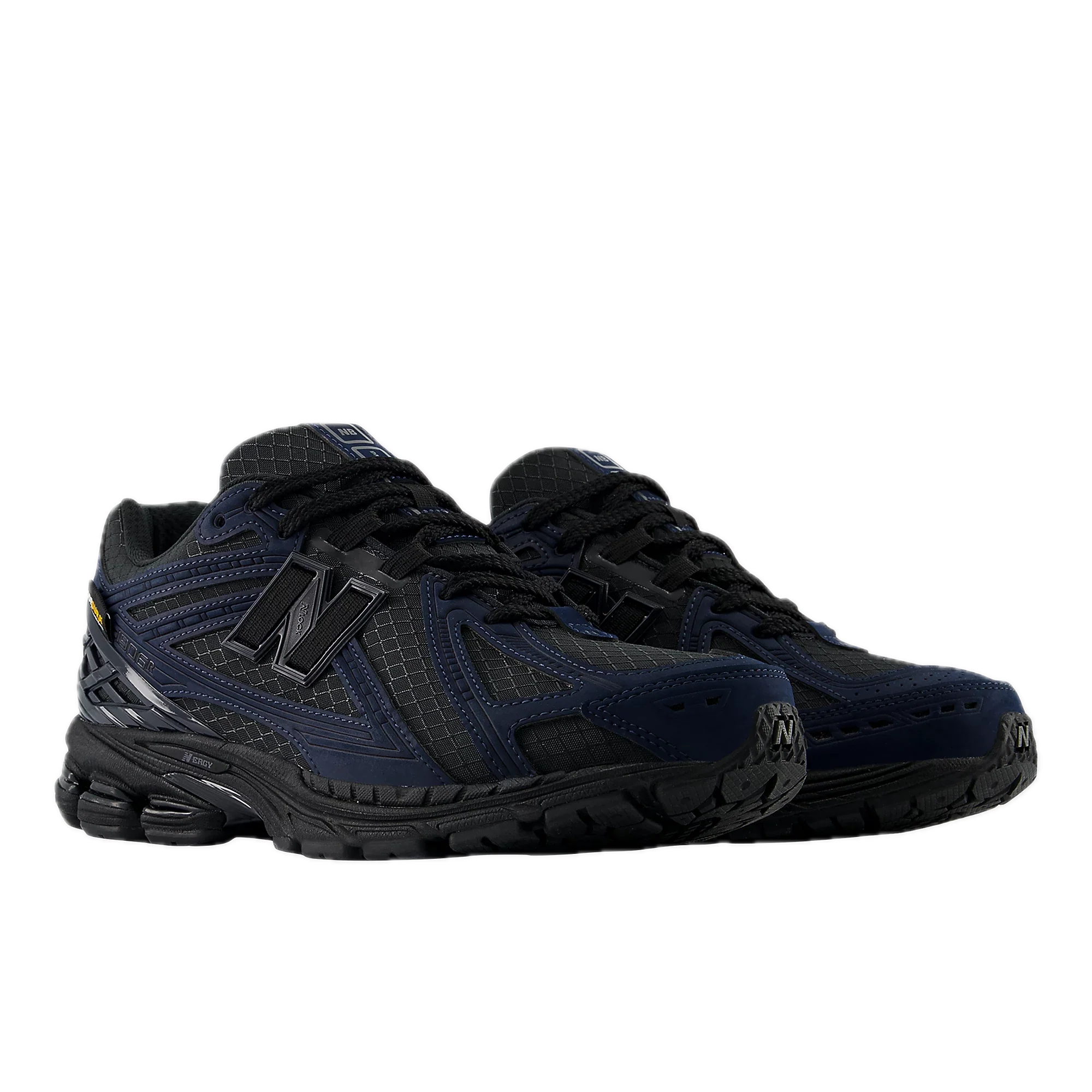 New-Balance-1906R-Cordura-Outerspace-1