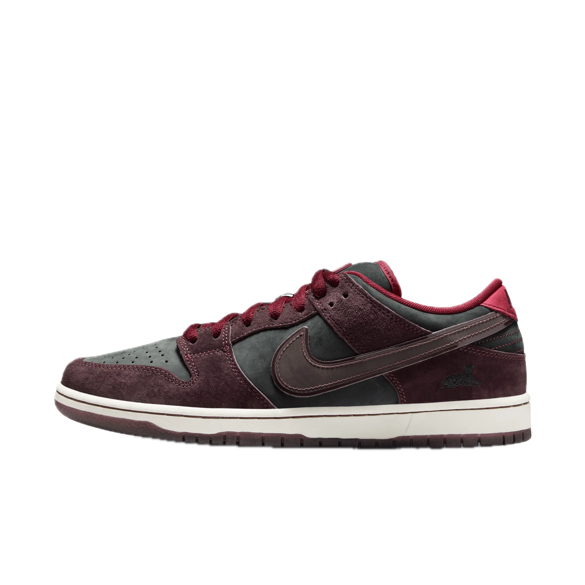 Nike-SB-Dunk-Low-Riot-Skateshop-4