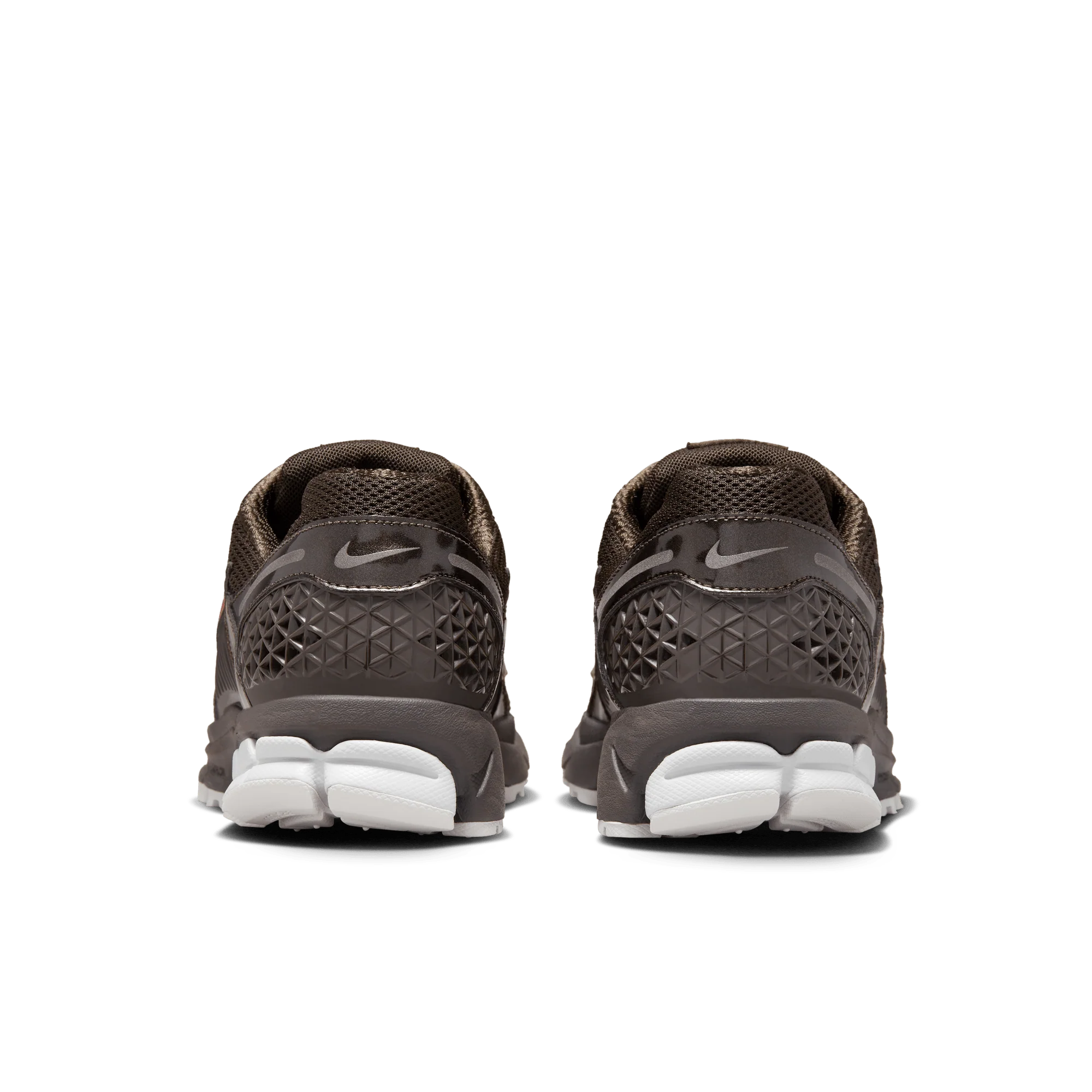 Nike-Zoom-Vomero-5-Velvet-Brown-1